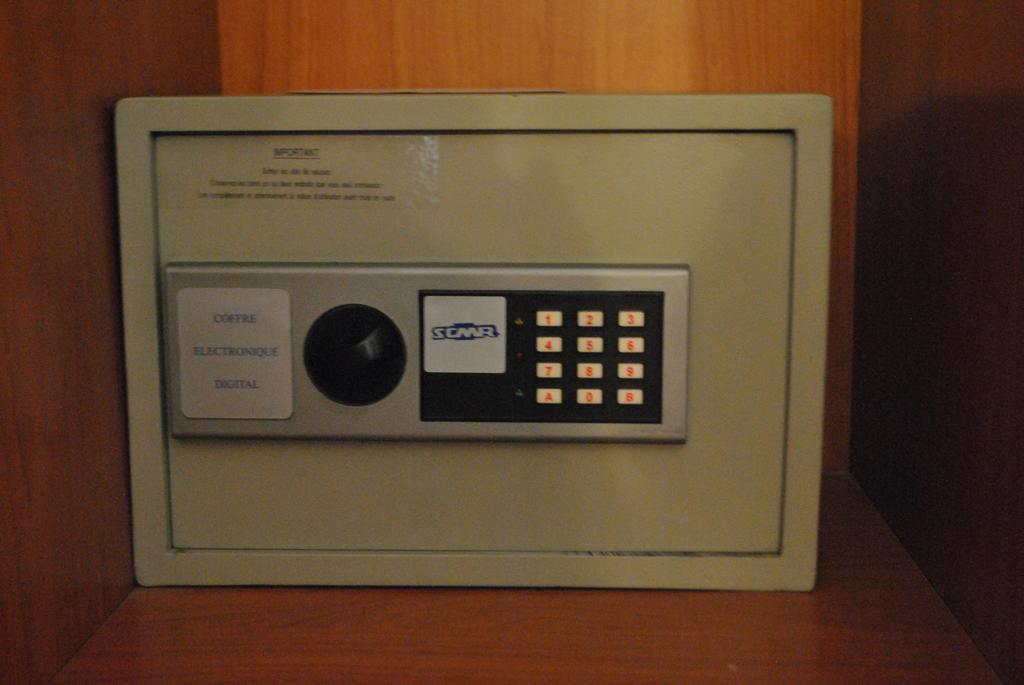 Auberge Gaglioti Luxembourg Room photo